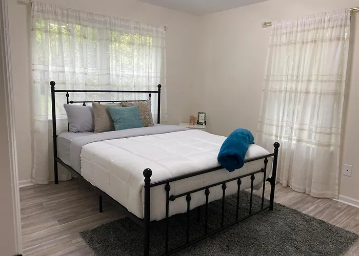 Sweet Newly Renovated Home! Holiday home