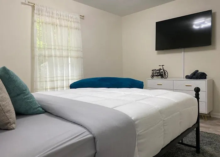 Holiday home Sweet Newly Renovated Home!